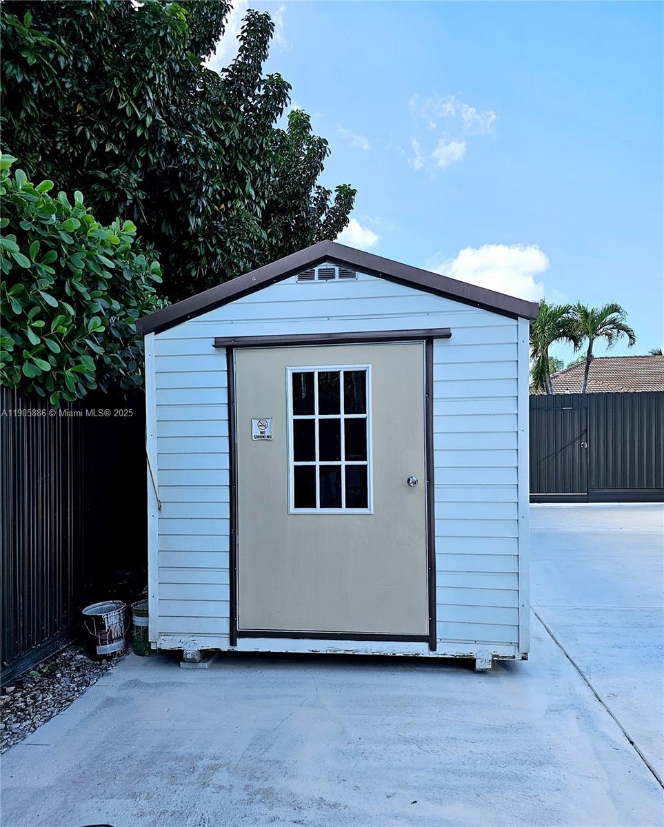 KARINA ESTATES - Residential Lease