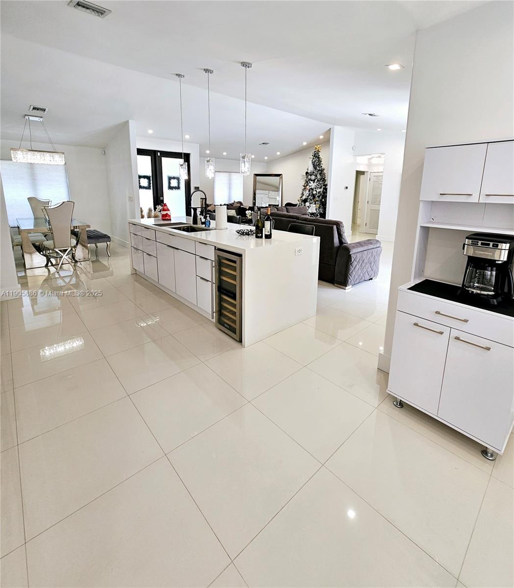 KARINA ESTATES - Residential Lease