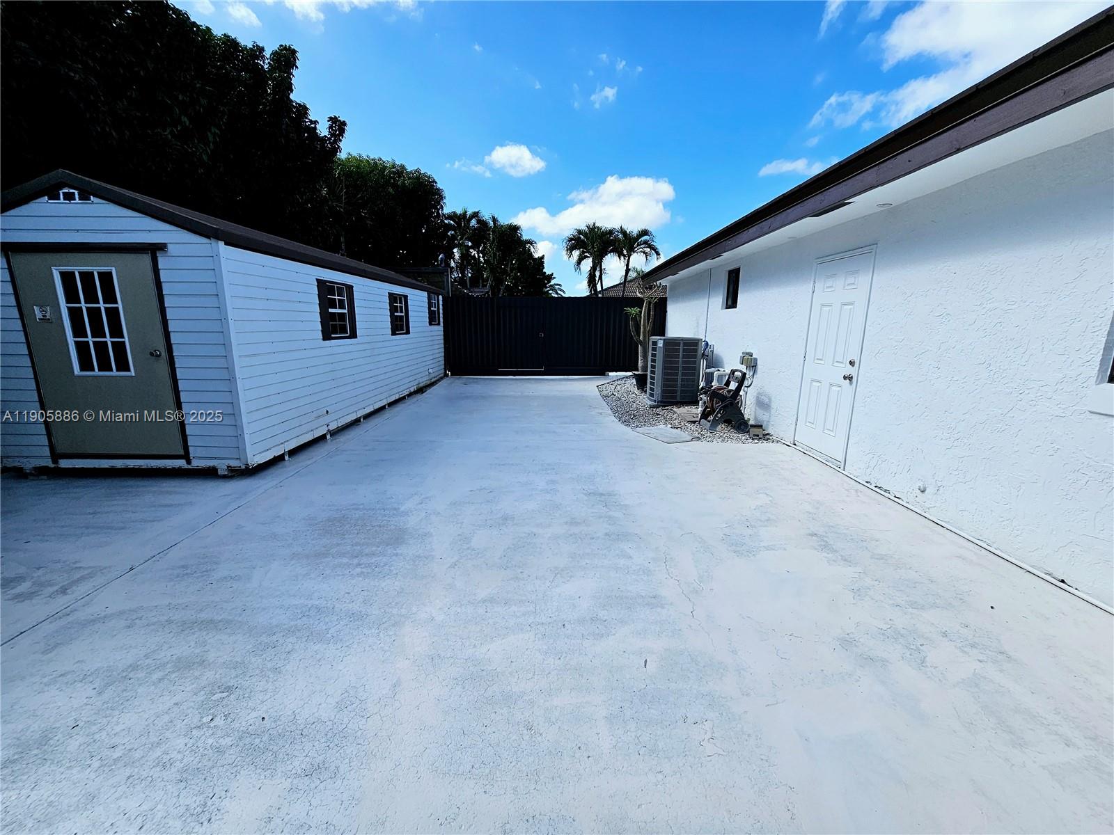 KARINA ESTATES - Residential Lease