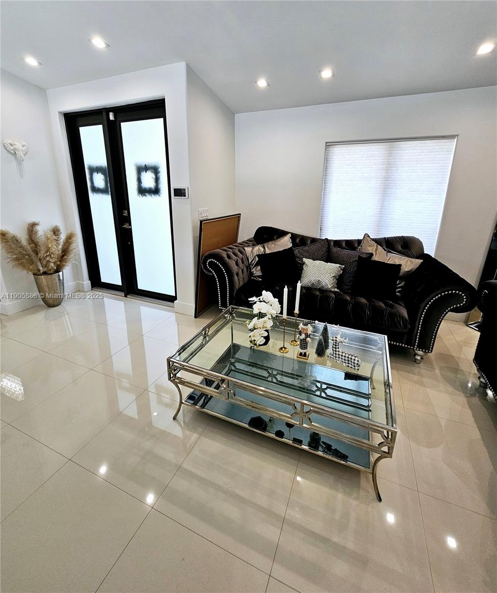 KARINA ESTATES - Residential Lease