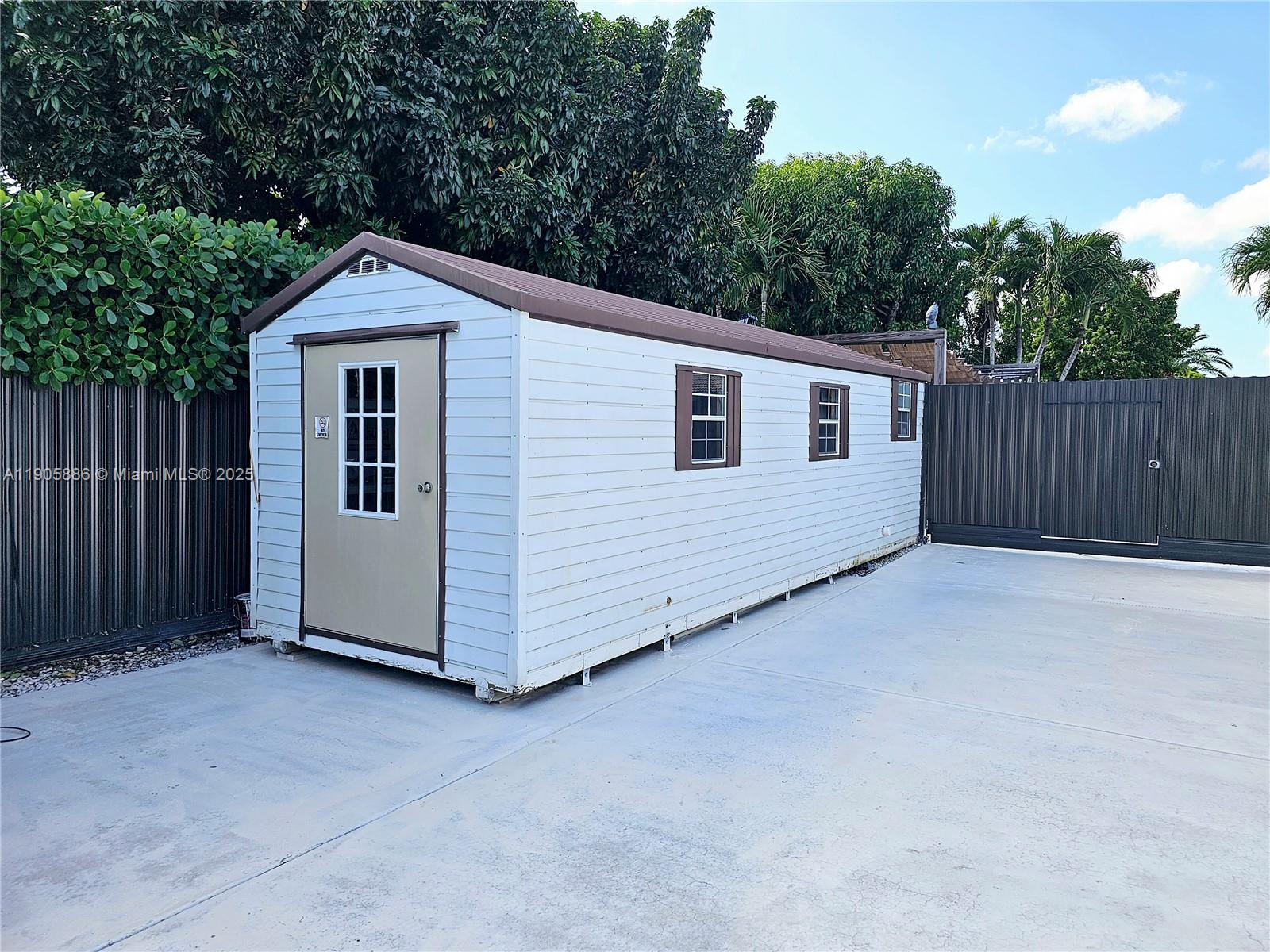 KARINA ESTATES - Residential Lease