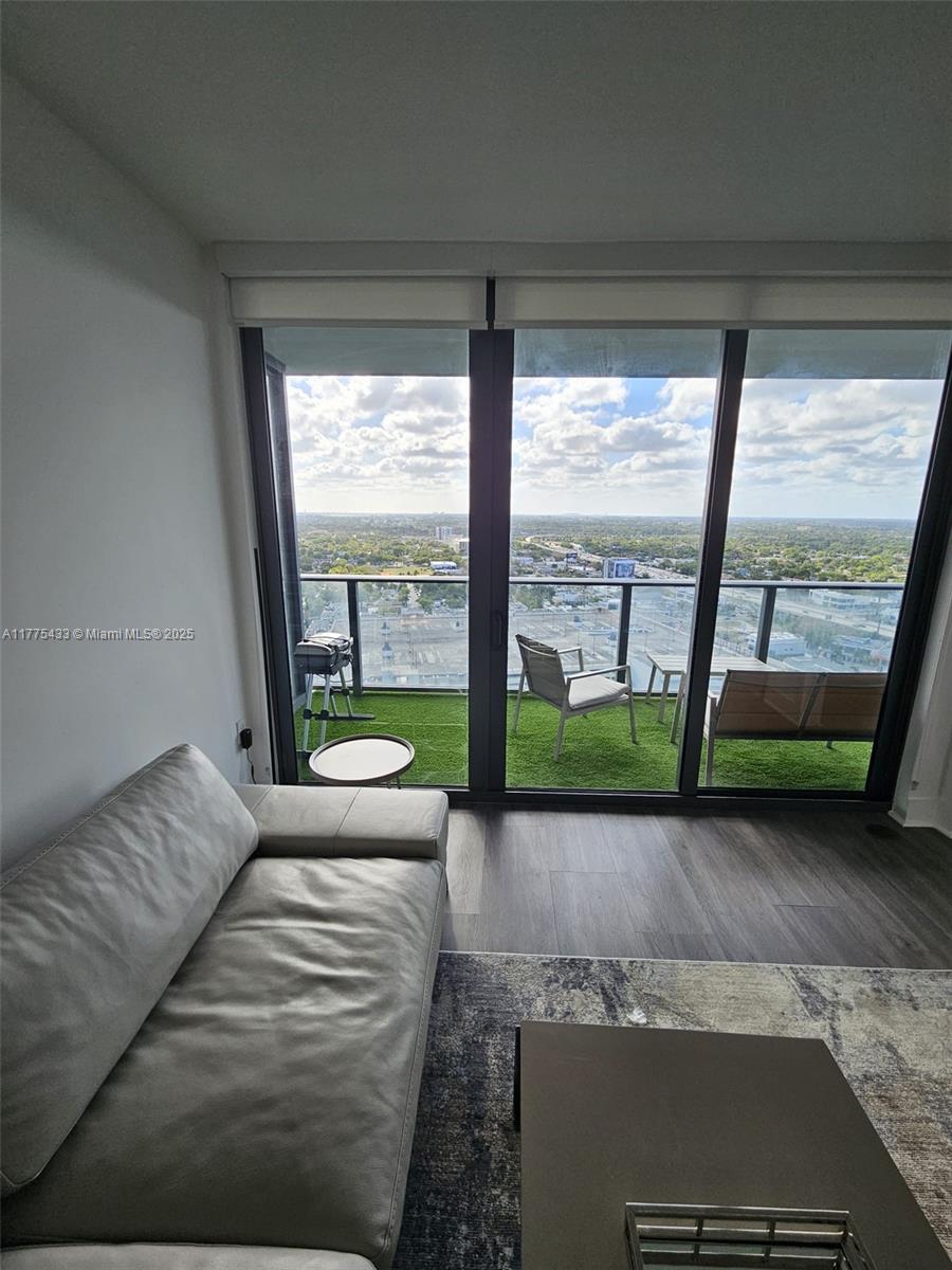 HYDE MIDTOWN - Residential Lease