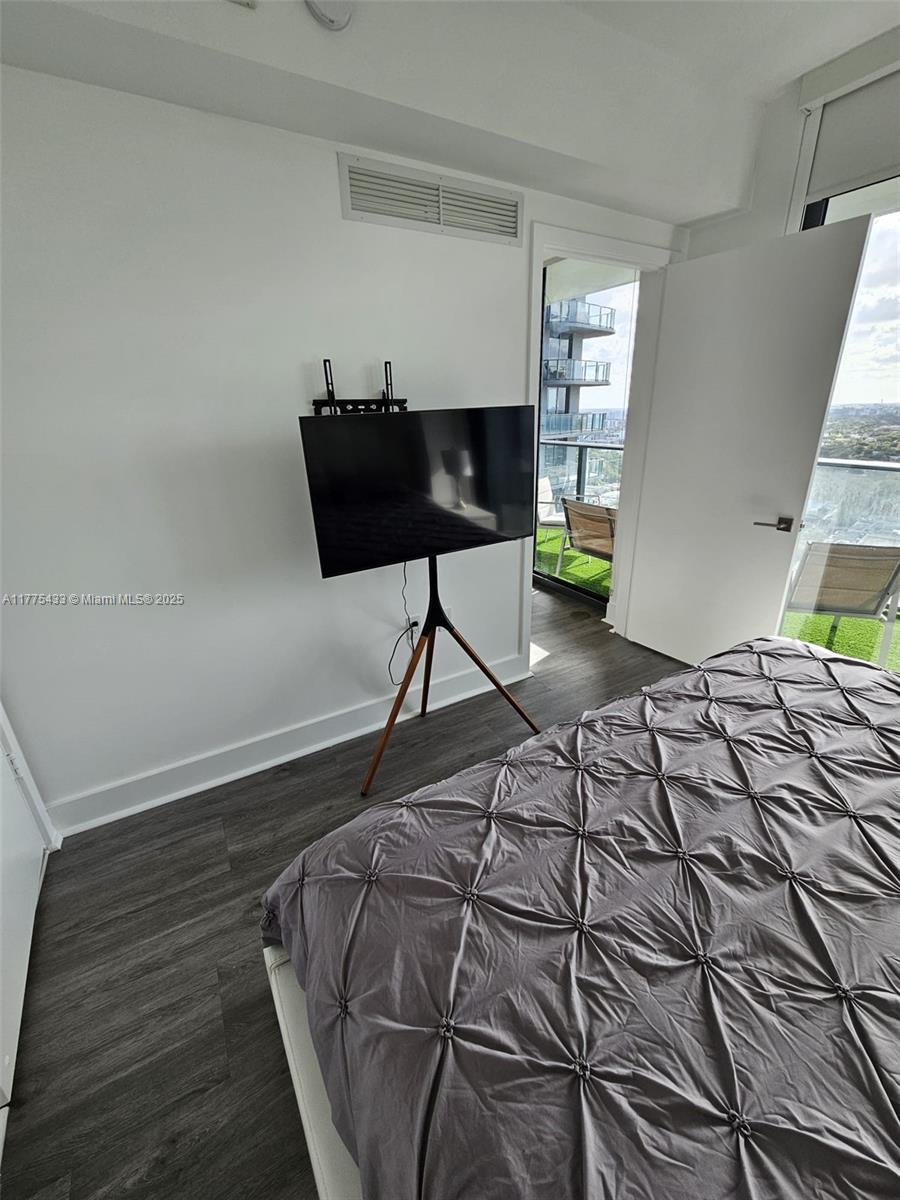 HYDE MIDTOWN - Residential Lease