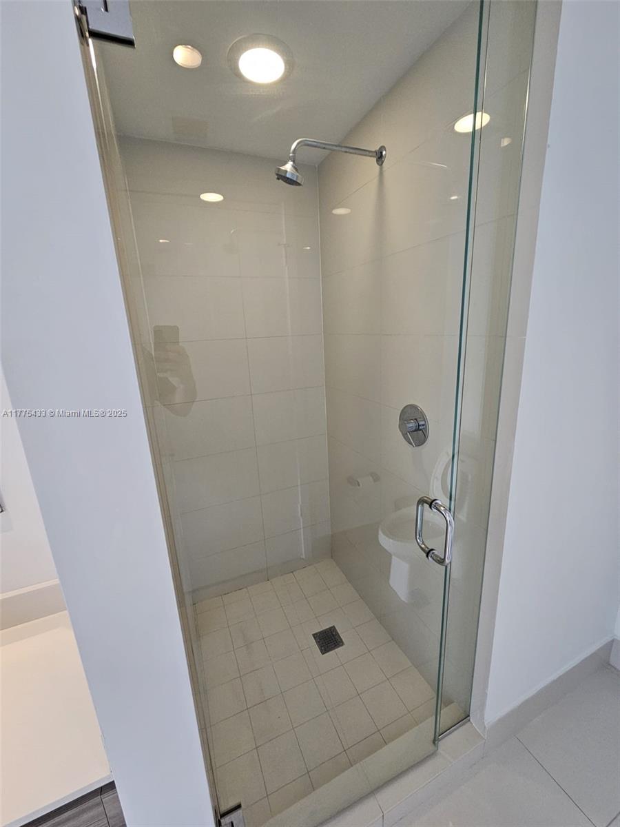 HYDE MIDTOWN - Residential Lease