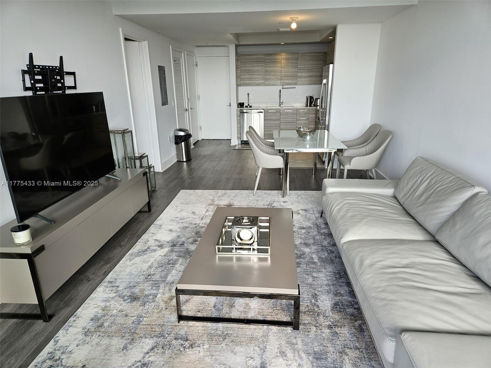 HYDE MIDTOWN - Residential Lease