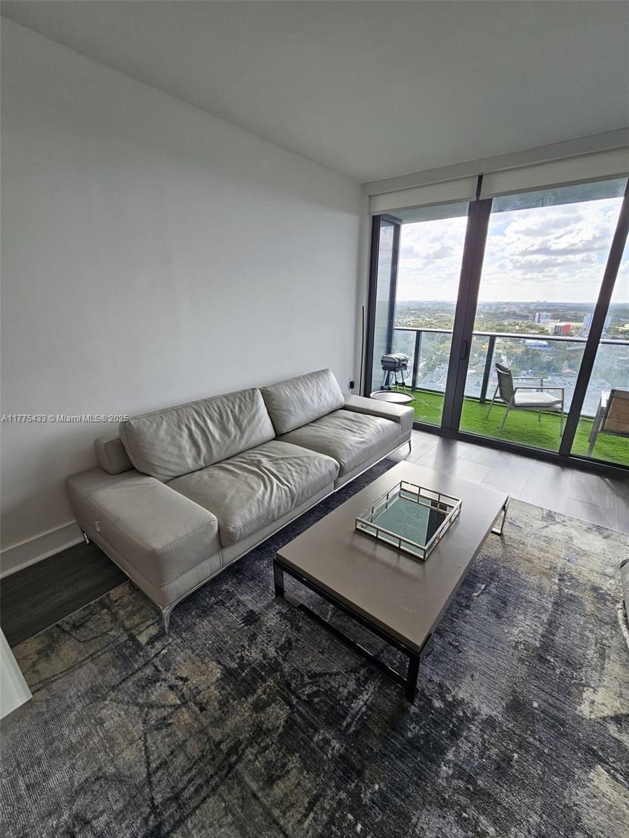HYDE MIDTOWN - Residential Lease