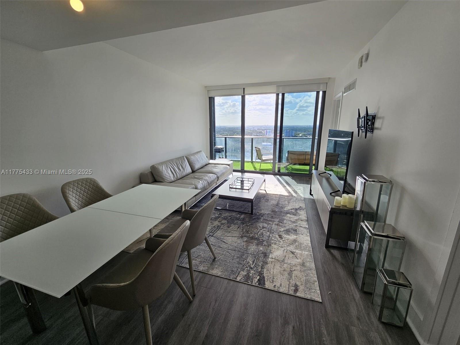 HYDE MIDTOWN - Residential Lease