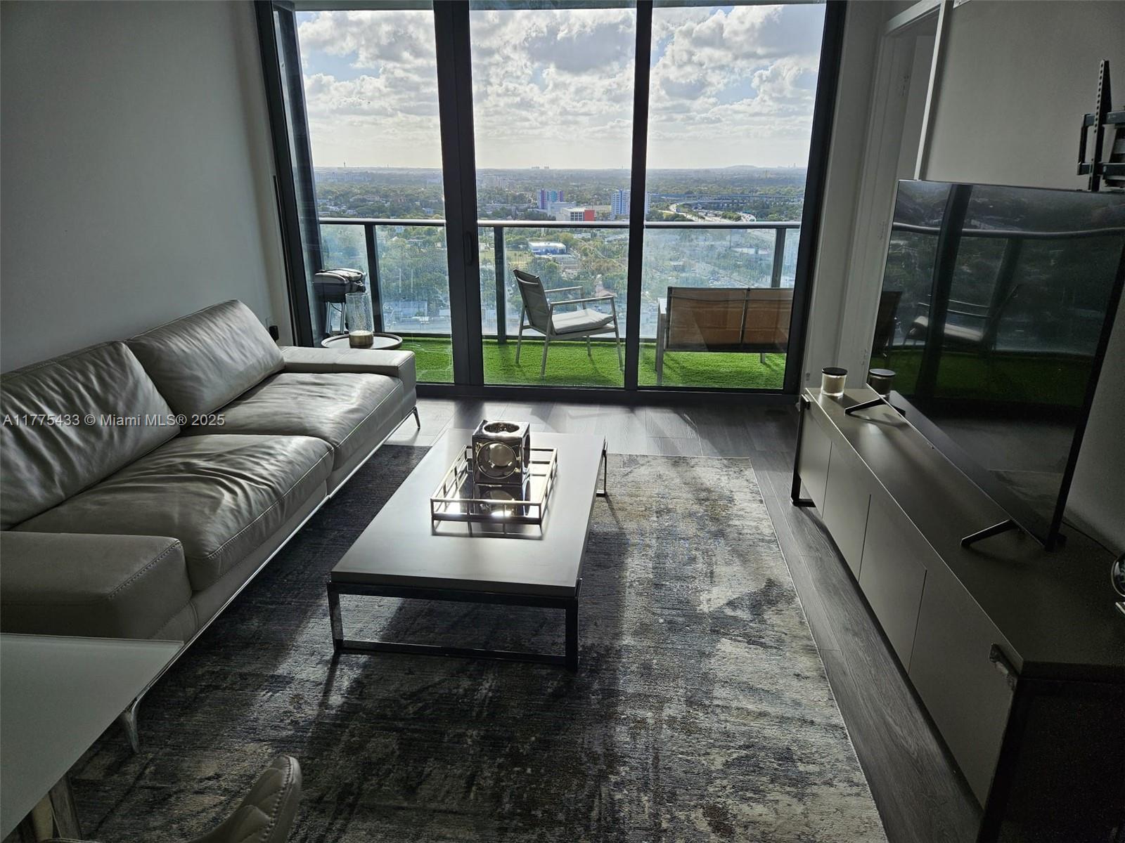 HYDE MIDTOWN - Residential Lease