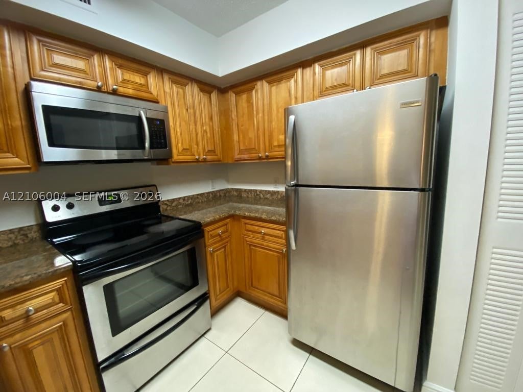 12172 Saint Andrews Pl 205