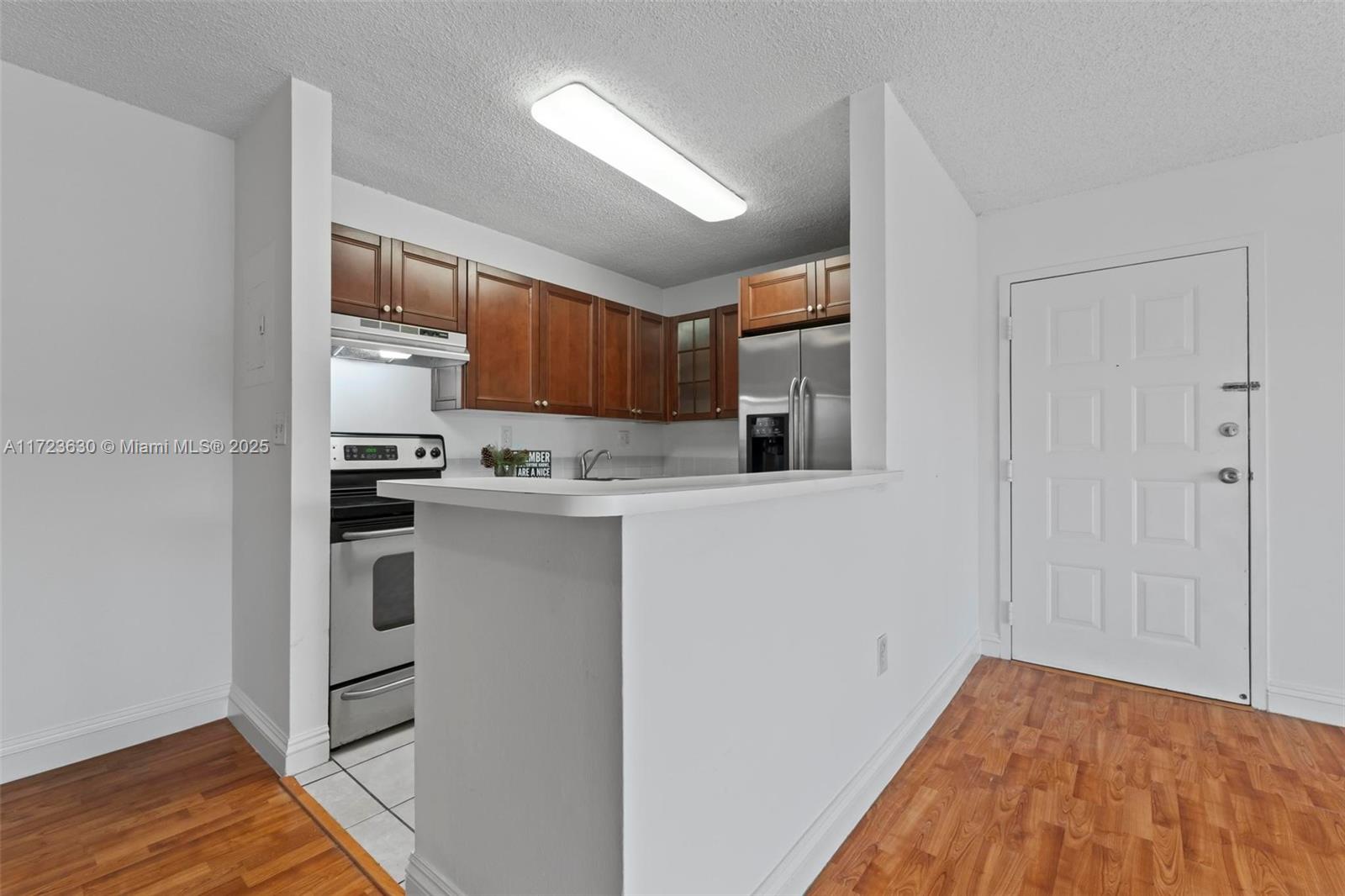 THE COURTS AT KENDALL CON - Residential