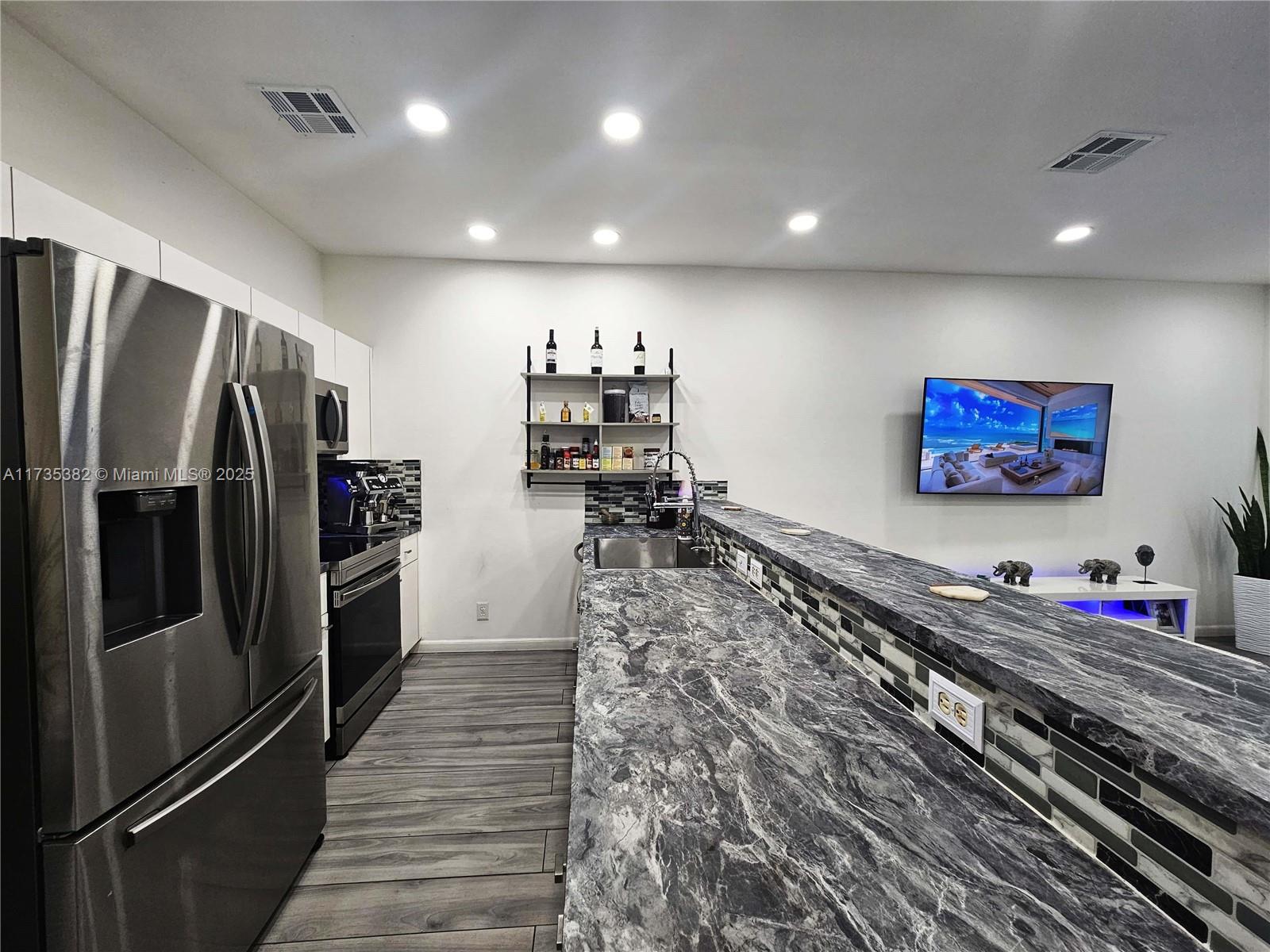 TUSCAN VIEW CONDOMINIUM - Residential