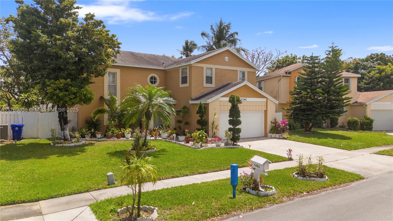 3261 Salinas Way