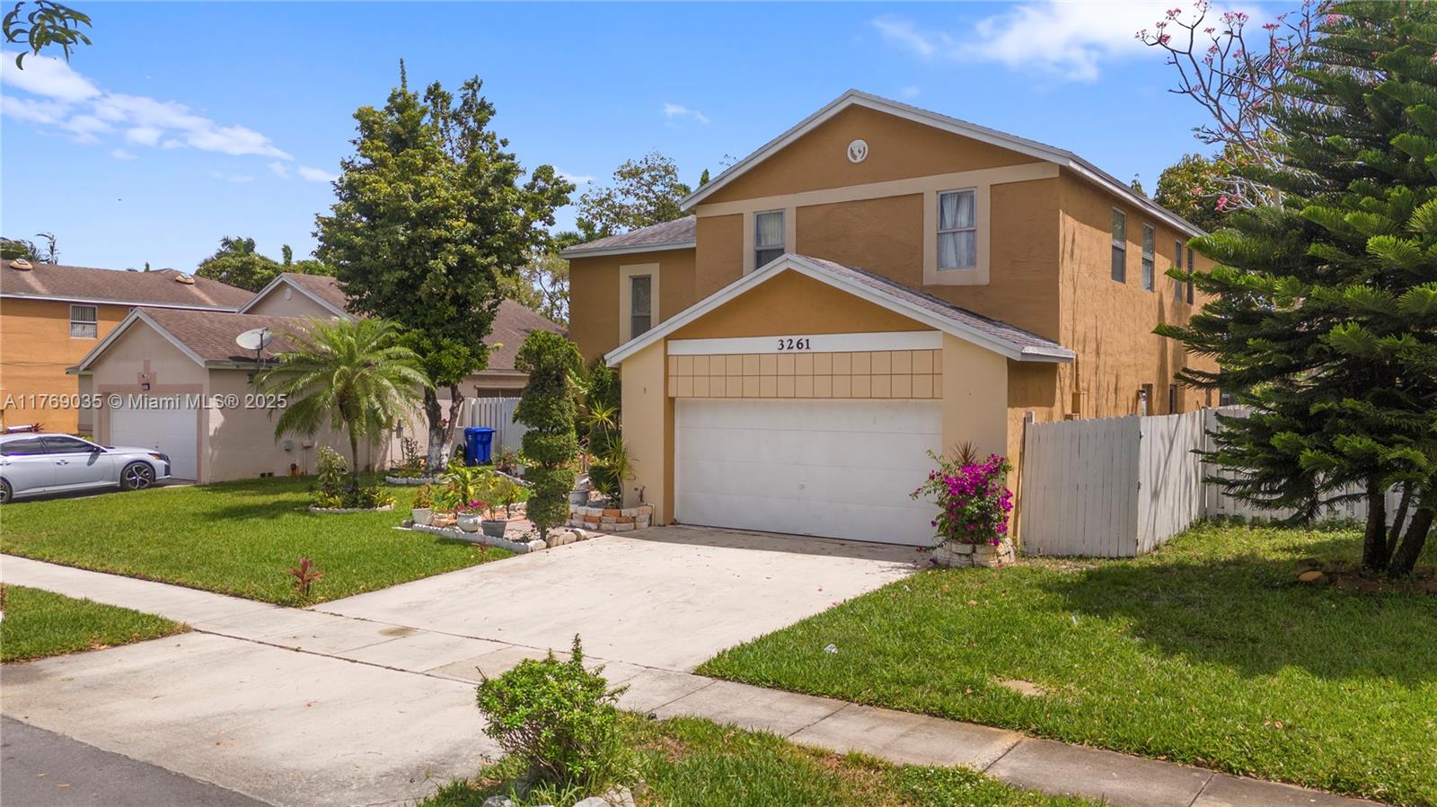 3261 Salinas Way