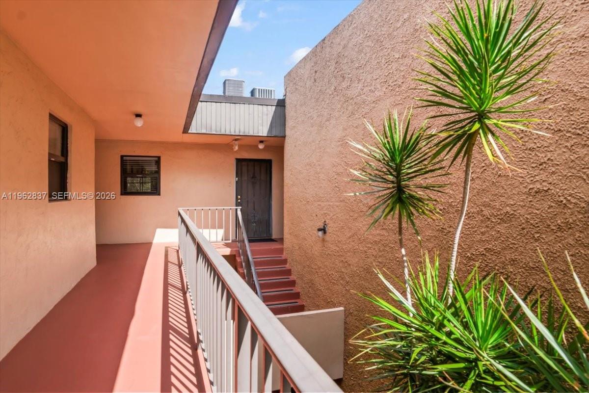 JACARANDA VILLAS NO 1 CON - Residential