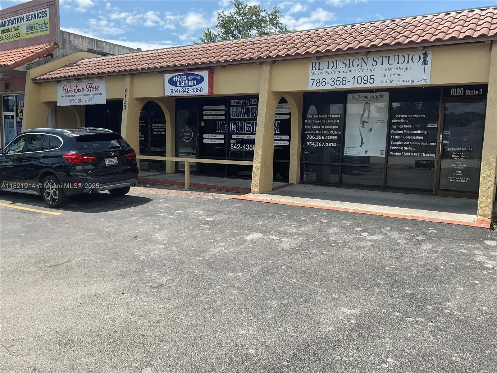Location location location , directly on Miramar parkway. Great location for tax office, nail salon. Unit is a clean slate waiting for a new business in a well established strip mall.