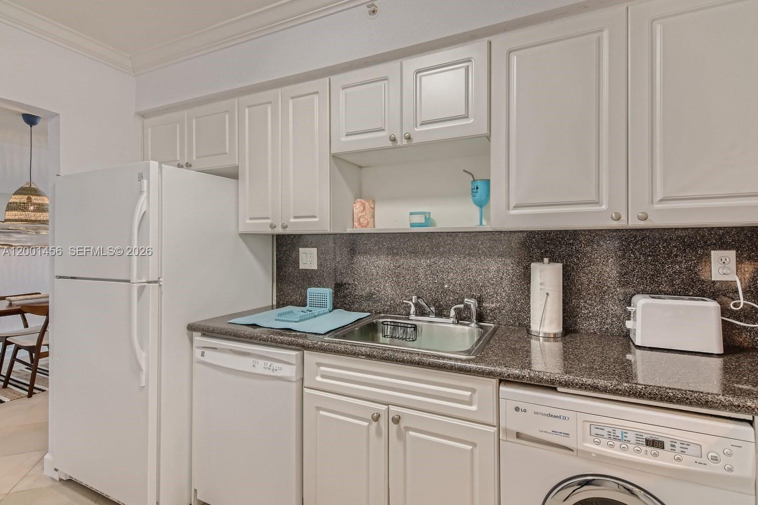 2501 S Ocean Dr 308 (AVAILABLE MAY 20)