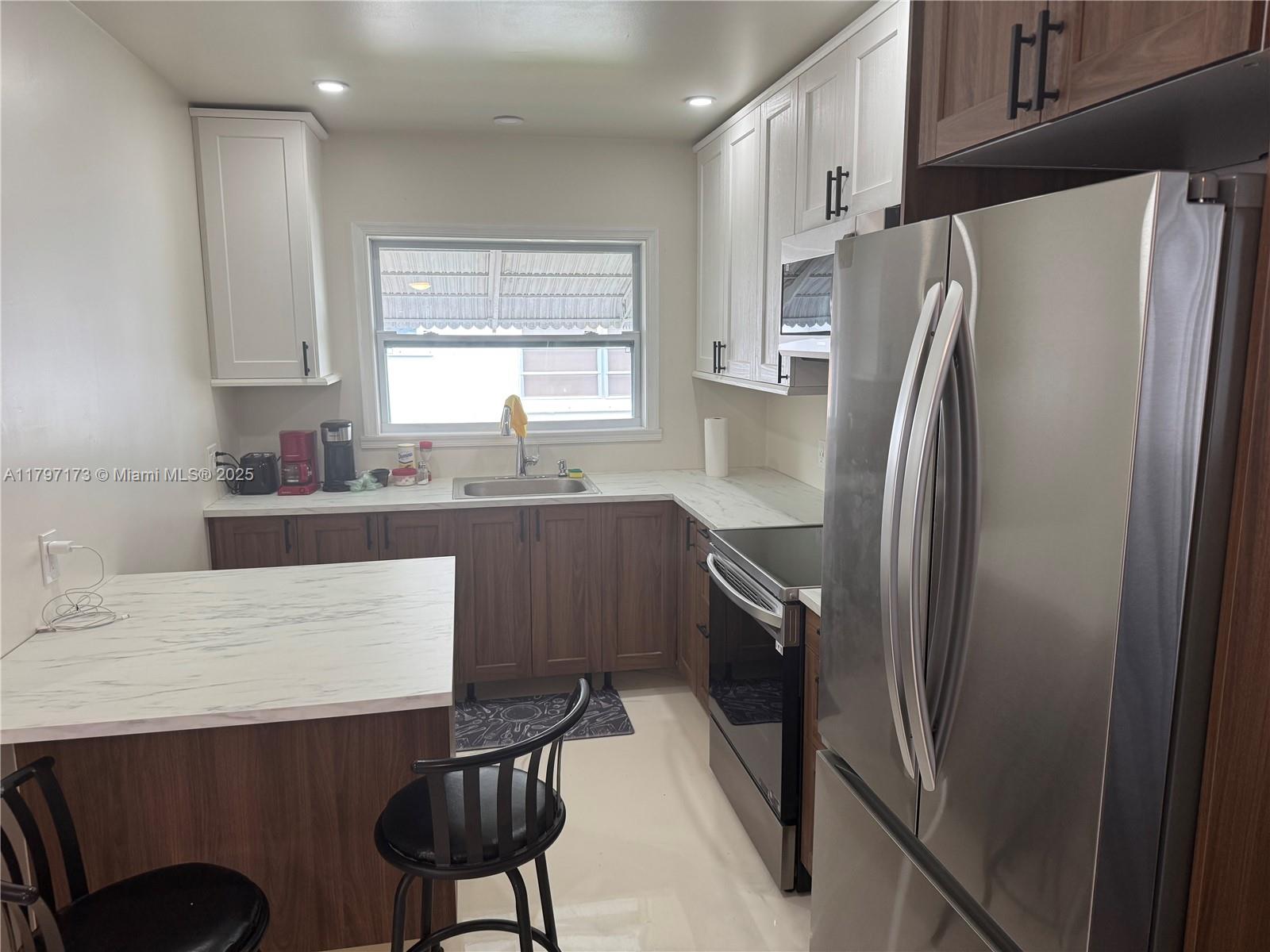 Rental Property at 825 Ne 6th St 1-2, Hallandale Beach, Broward County, Florida - Bedrooms: 2 
Bathrooms: 1  - $2,950 MO.