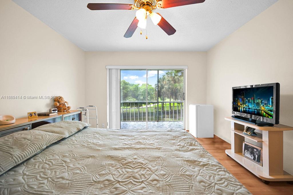 HILLCREST COUNTRY CLUB AP - Residential