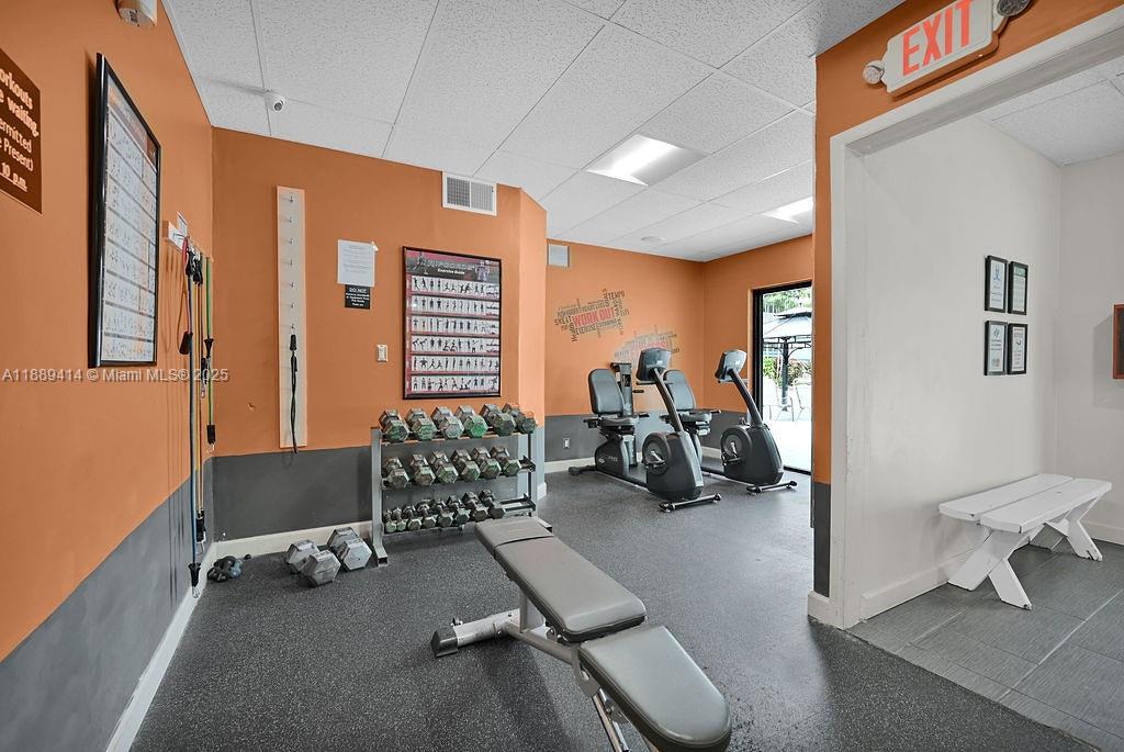 HILLCREST COUNTRY CLUB AP - Residential