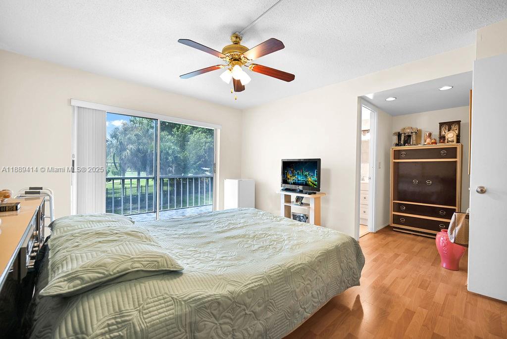 HILLCREST COUNTRY CLUB AP - Residential