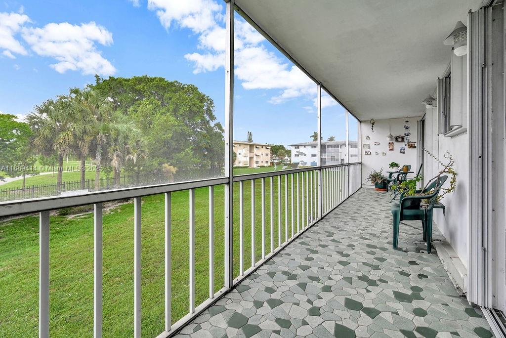 HILLCREST COUNTRY CLUB AP - Residential