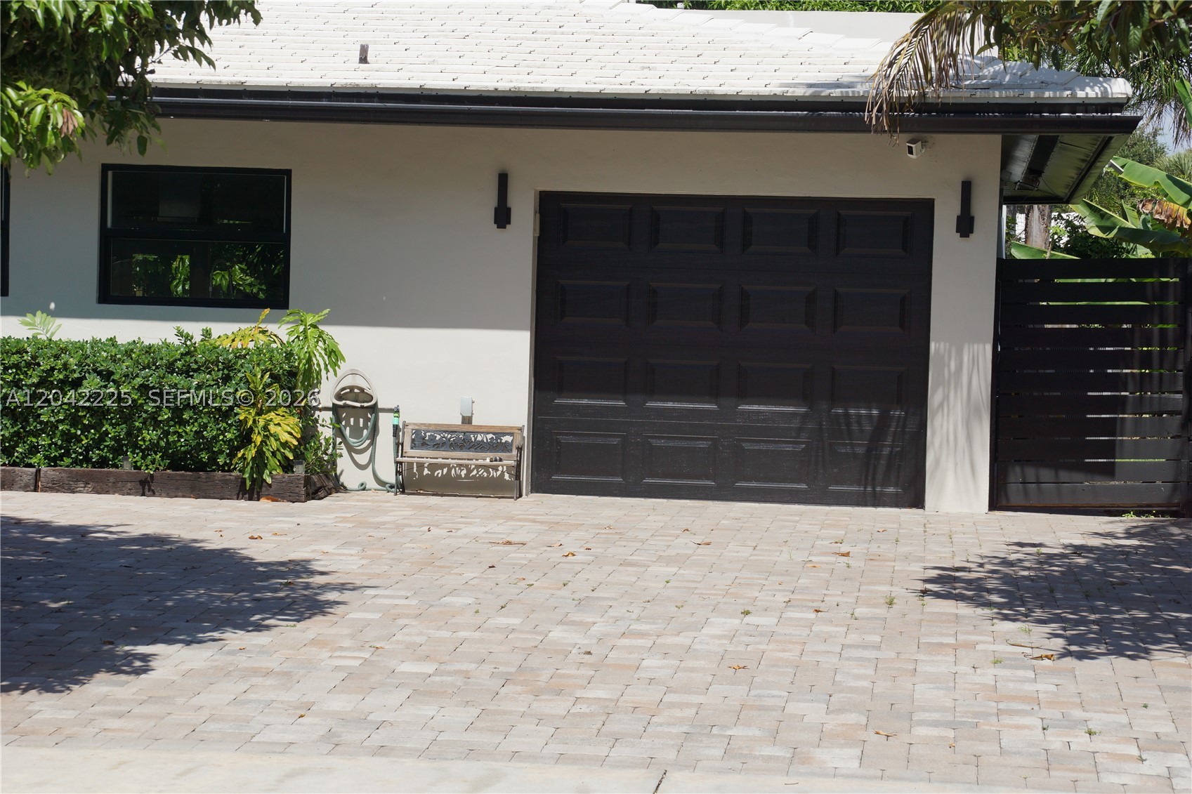 1251 SW 11th Ter