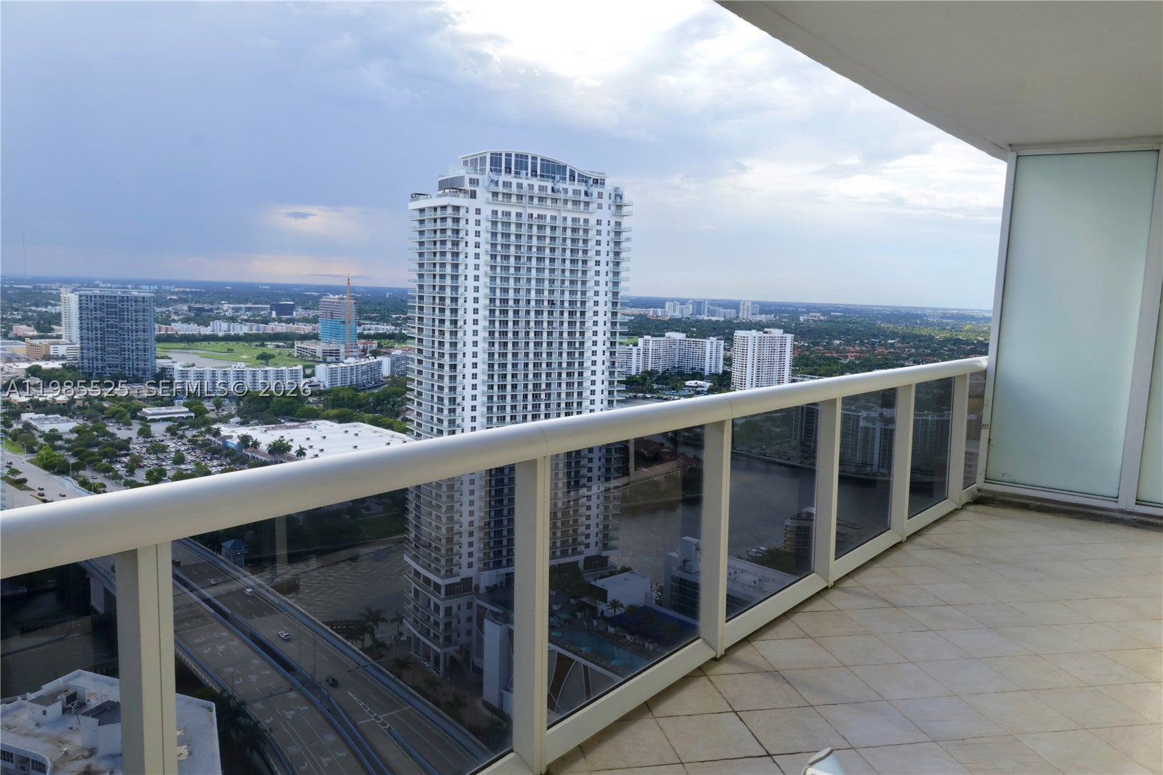 1800 S Ocean Drive 3908