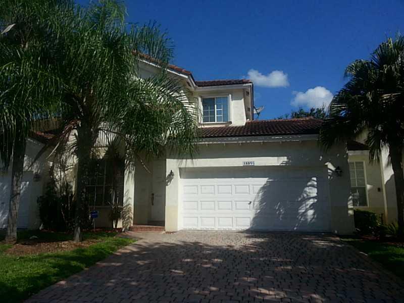 BEAUTIFUL 4 BED 2 1/2 BATH PLUS DEN/OFFICE LOCATED IN SUNSET LAKES COMMUNITY WITH BEST RECREATIONAL FACILITIES. TILE DOWNSTAIRS AND WOOD LAMINATE UPSTAIRS. BEAUTIFUL KITCHEN. 2 CAR GARAGE. WALKING DISTANCE TO POOL AND ELEMENTARY SCHOOL.