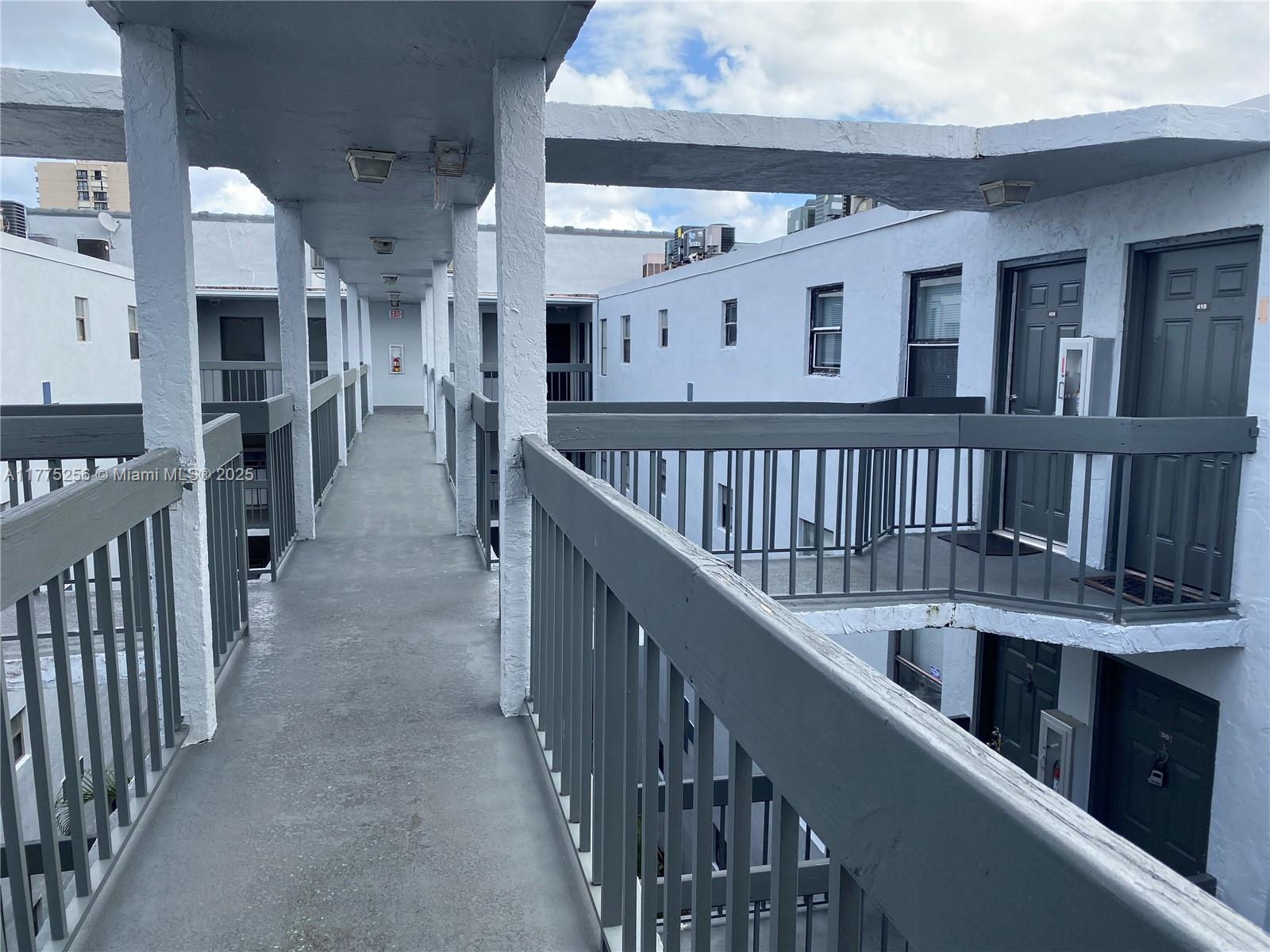 1950 N Congress Ave 409