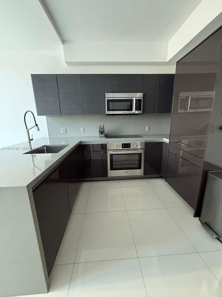 1080 Brickell Ave 303