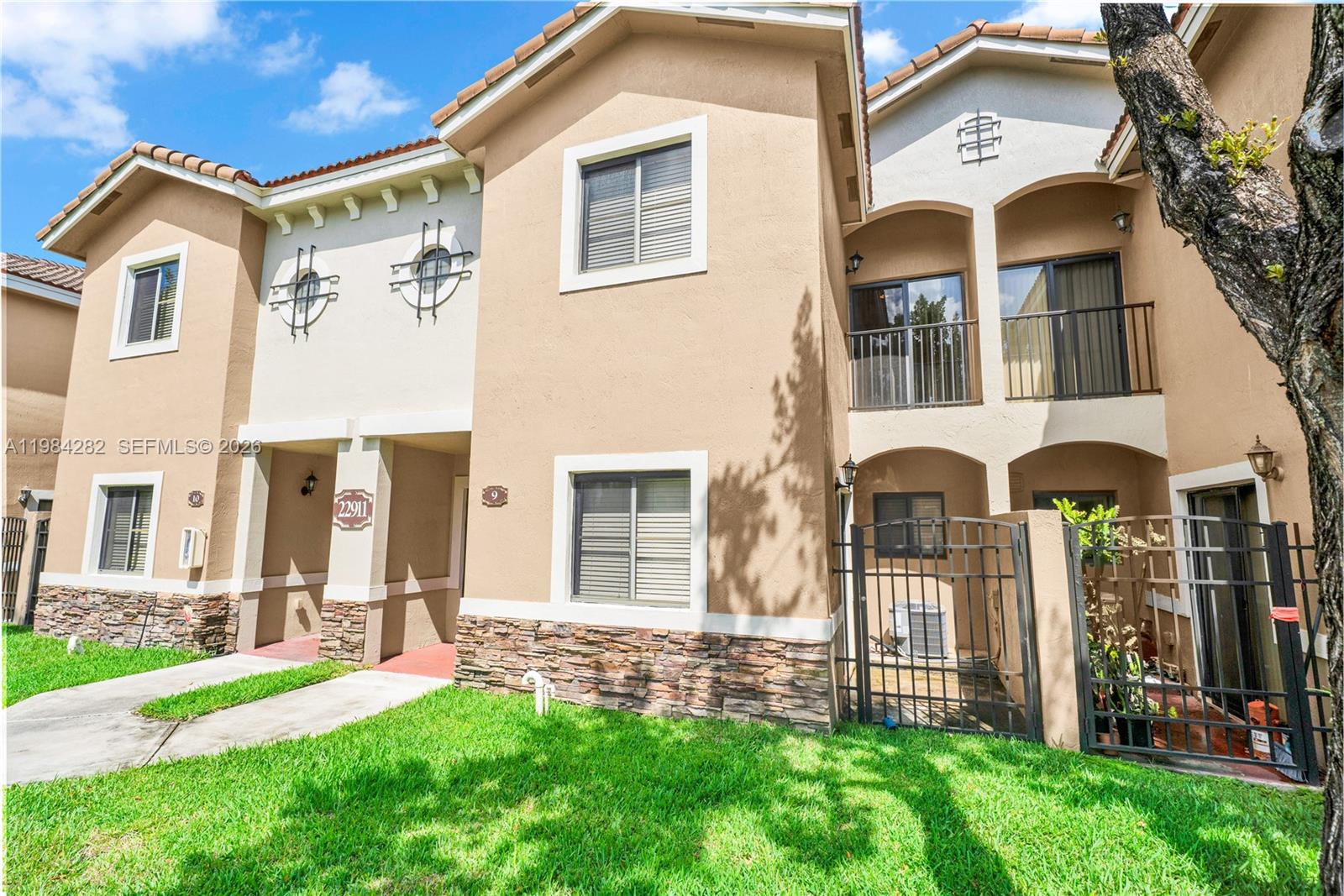 THE COURTS AT BAYSHORE I - Residential