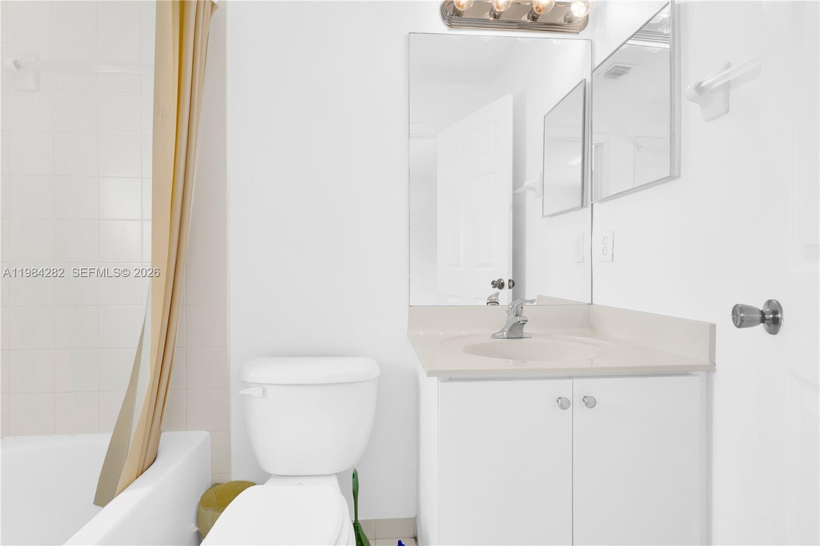 THE COURTS AT BAYSHORE I - Residential