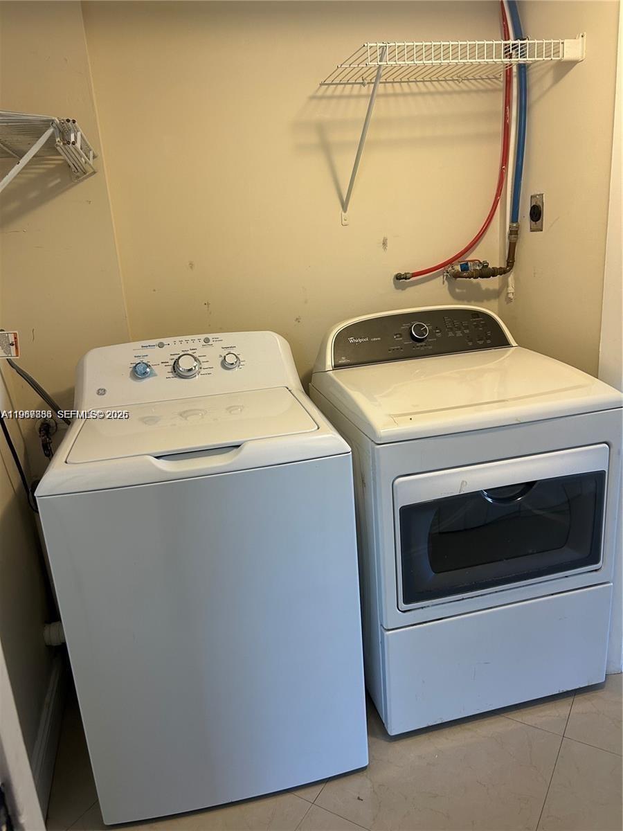 VICTORIA SQUARE CONDO - Residential