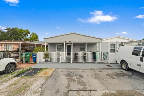 21459 NW 40th Cir Ct Miami Gardens FL 33055