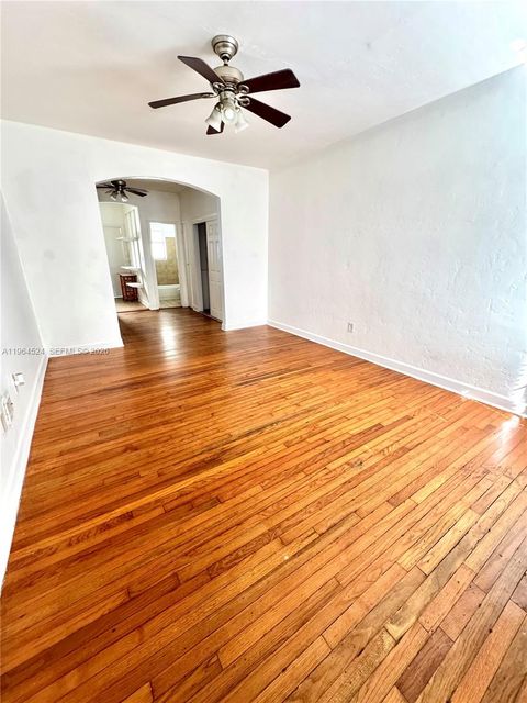 1561 Lenox Ave 6 Miami Beach FL 33139