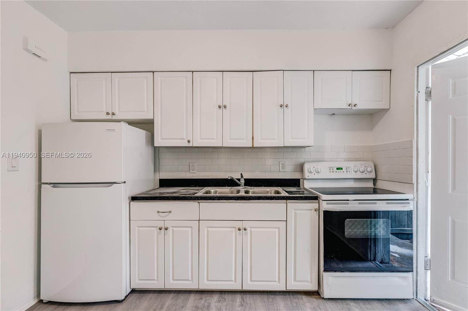 DIXIE HIGHWAY TRACK - Residential Income