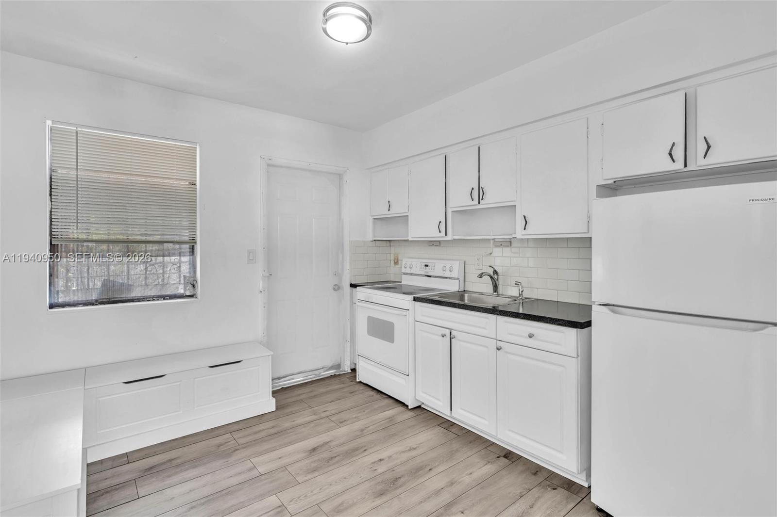 DIXIE HIGHWAY TRACK - Residential Income