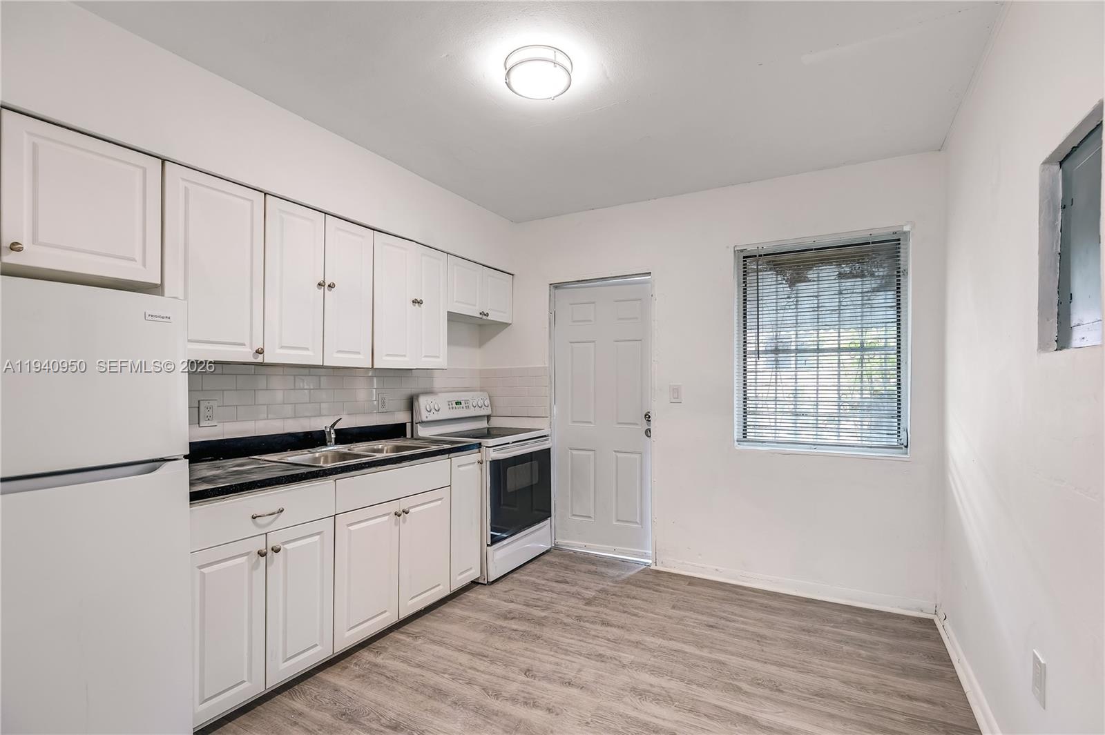 DIXIE HIGHWAY TRACK - Residential Income