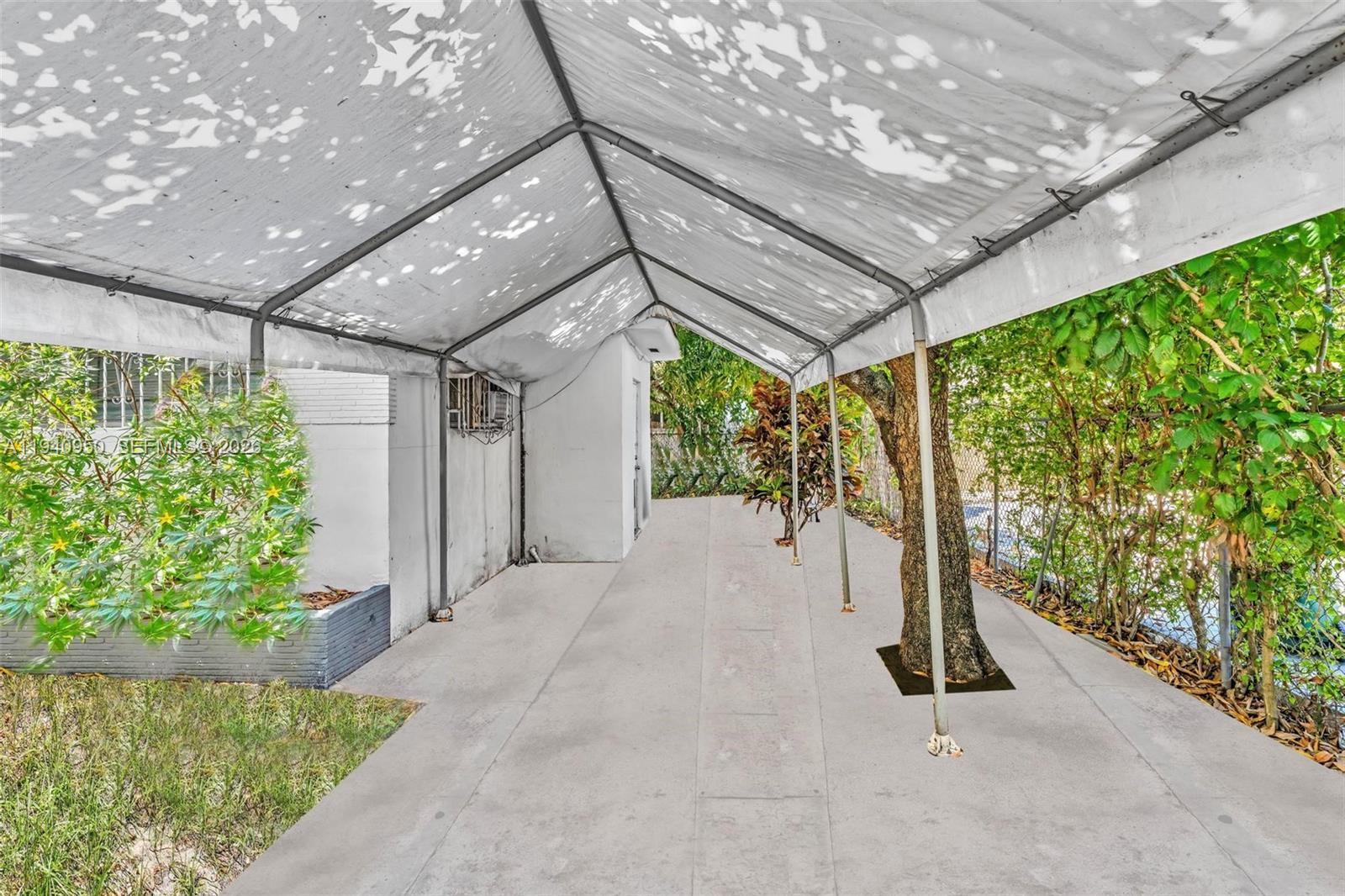 DIXIE HIGHWAY TRACK - Residential Income