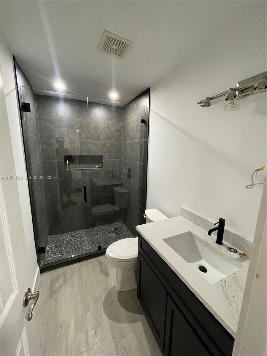 SANDALFOOT COVE SEC 10 - Residential