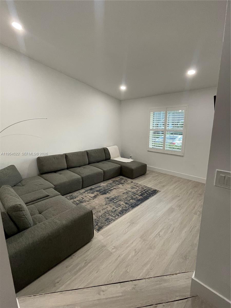 SANDALFOOT COVE SEC 10 - Residential