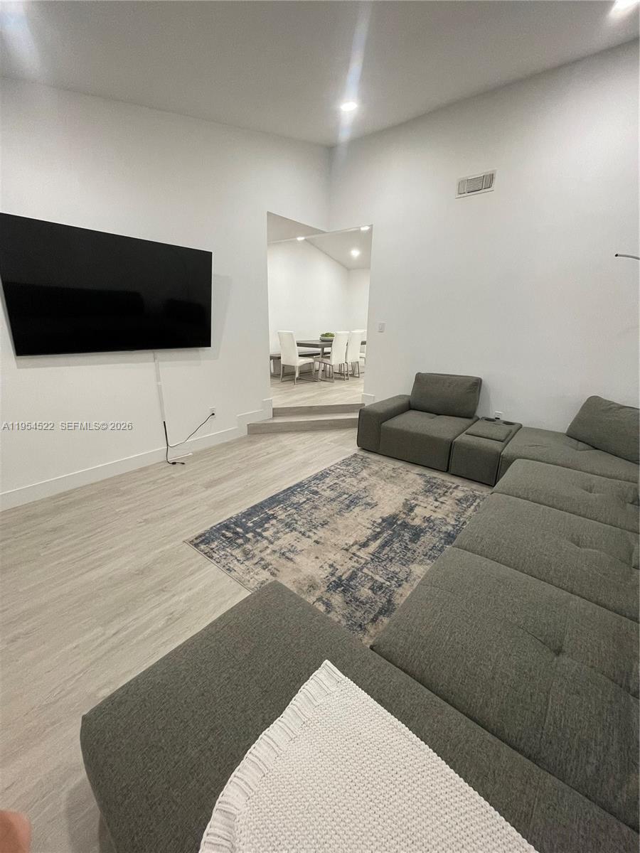 SANDALFOOT COVE SEC 10 - Residential