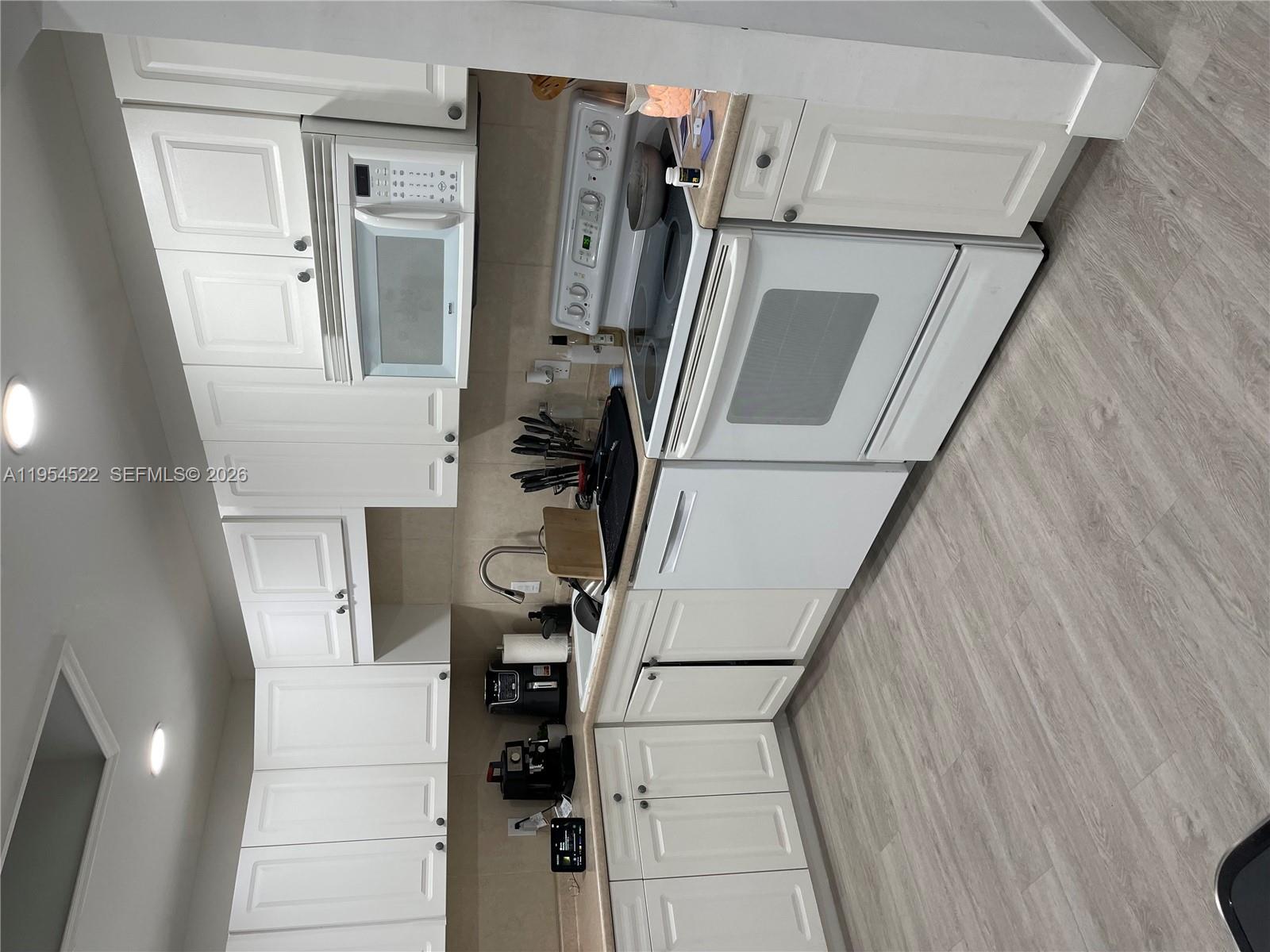 SANDALFOOT COVE SEC 10 - Residential