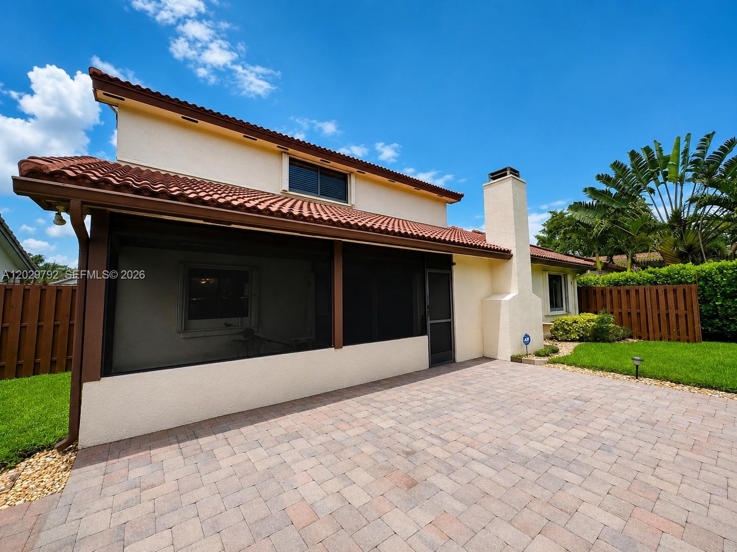 COUNTRY ISLES - Residential