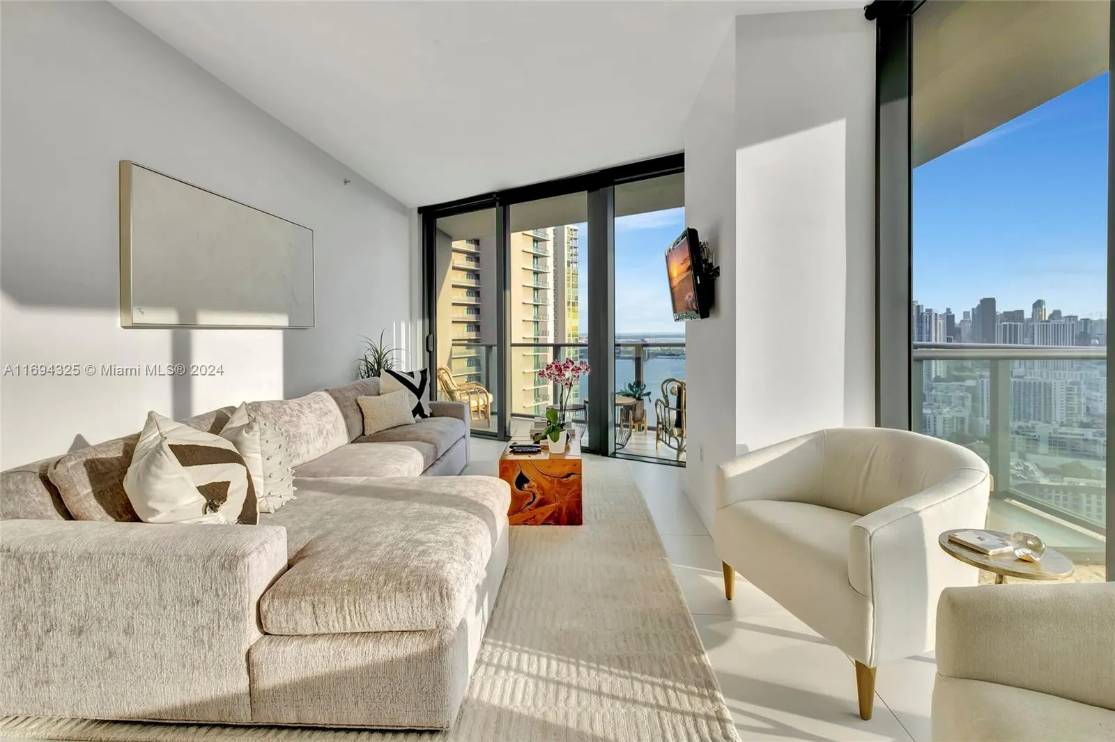 Miami, Florida 33137, United States, 2 Bedrooms Bedrooms, ,2 BathroomsBathrooms,Residential,Pending,32623