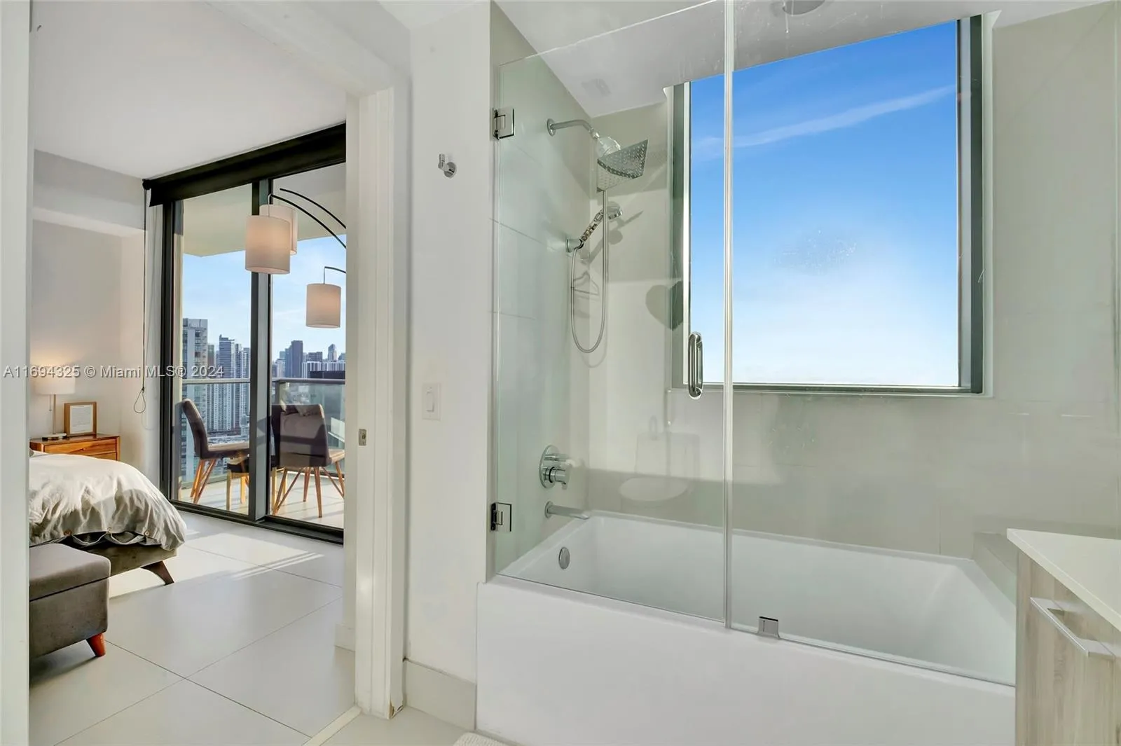 Miami, Florida 33137, United States, 2 Bedrooms Bedrooms, ,2 BathroomsBathrooms,Residential,Pending,32623