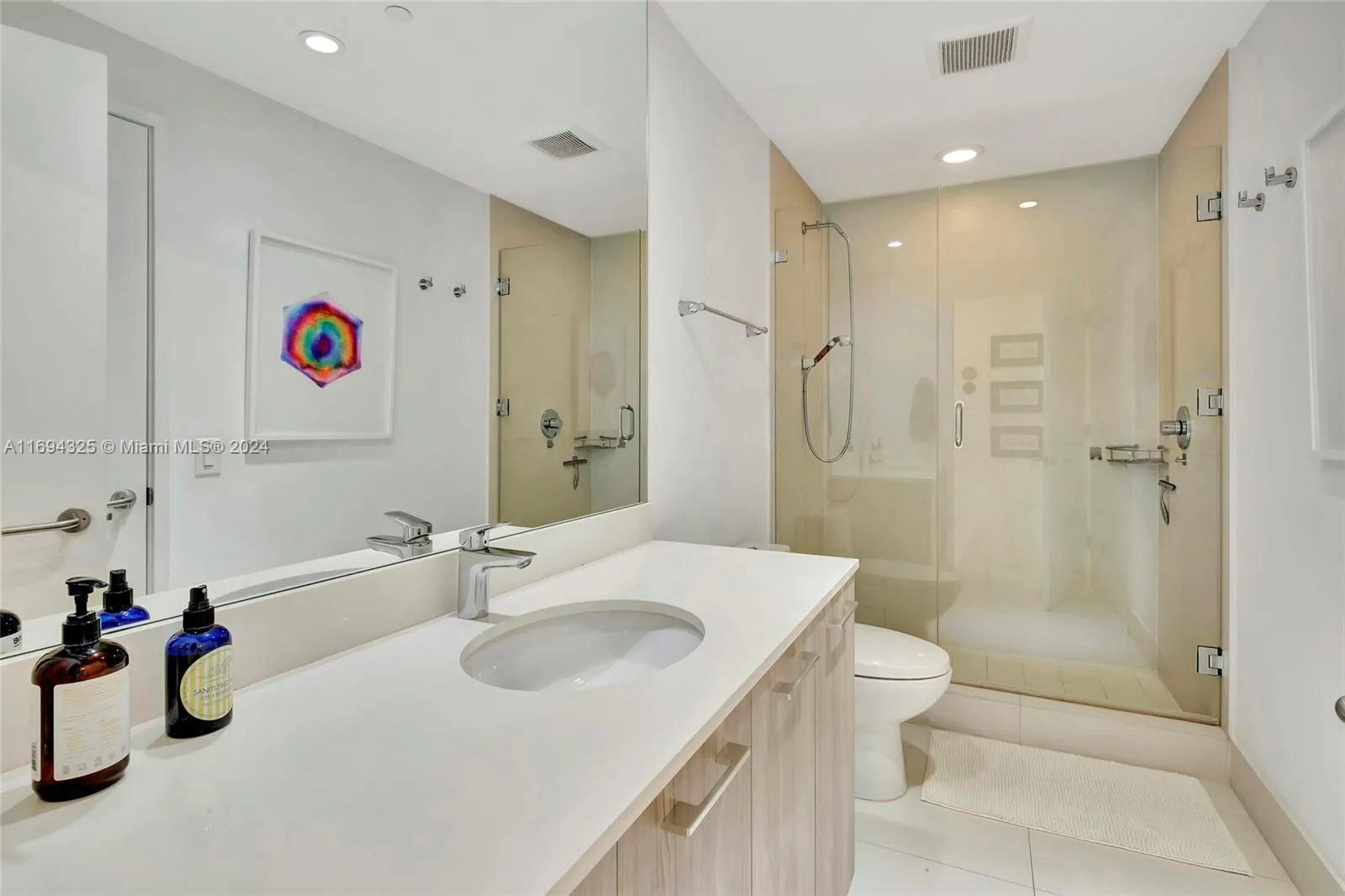 Miami, Florida 33137, United States, 2 Bedrooms Bedrooms, ,2 BathroomsBathrooms,Residential,Pending,32623