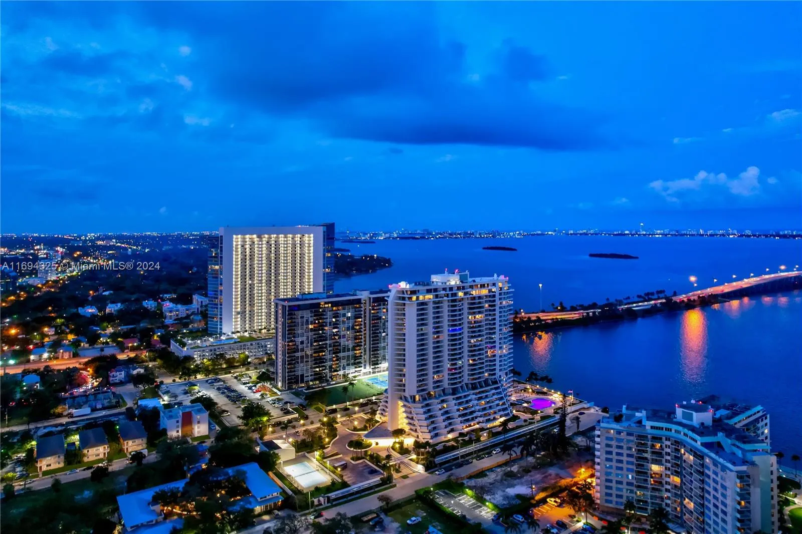 Miami, Florida 33137, United States, 2 Bedrooms Bedrooms, ,2 BathroomsBathrooms,Residential,Pending,32623