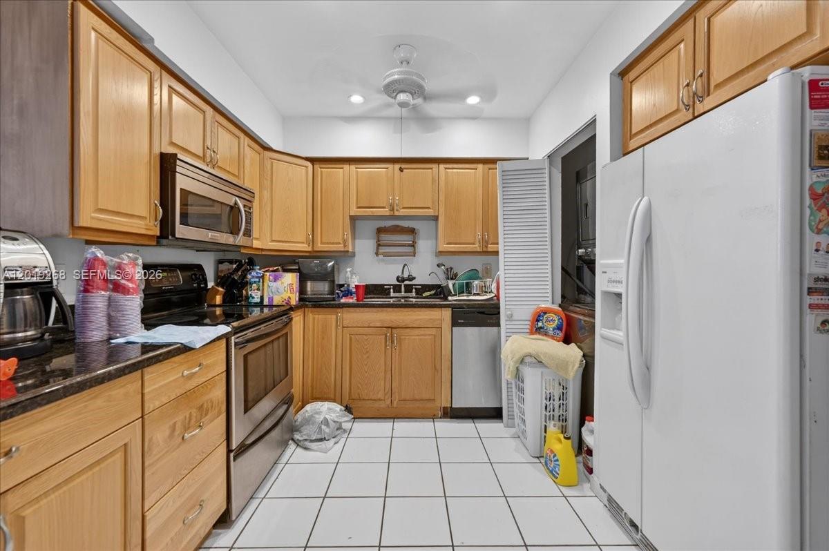 CORAL RIDGE COUNTRY CLUB - Residential