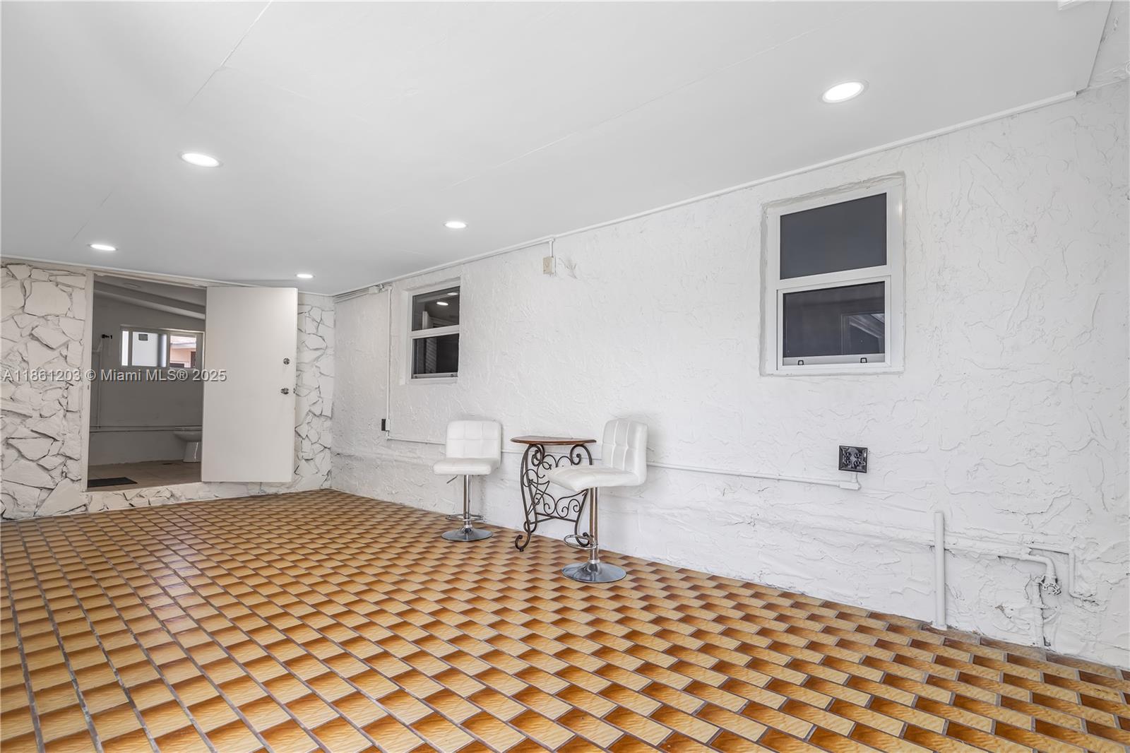 MYRTLE GROVE 1ST ADDN - Residential